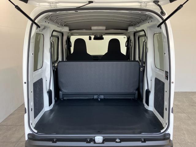 ハイゼットカーゴＤＸ　４ＷＤ　コーナーセンサー　ドラレコ　キーレスエントリー衝突被害軽減ブレーキ　スマアシ　パートタイム４ＷＤ　コーナーセンサー　前席パワーウインドウ　ＡＭ／ＦＭステレオ　ドラレコ　両側スライドドア　オートライト　マニュアルレベリング（滋賀県）の中古車