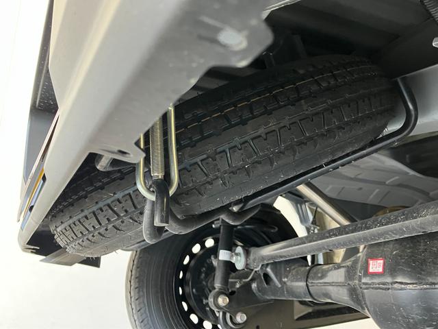 ハイゼットカーゴＤＸ　４ＷＤ　コーナーセンサー　ドラレコ　キーレスエントリー衝突被害軽減ブレーキ　スマアシ　パートタイム４ＷＤ　コーナーセンサー　前席パワーウインドウ　ＡＭ／ＦＭステレオ　ドラレコ　両側スライドドア　オートライト　マニュアルレベリング（滋賀県）の中古車