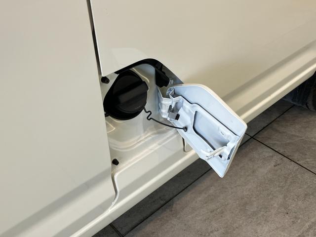 ハイゼットカーゴＤＸ　４ＷＤ　コーナーセンサー　ドラレコ　キーレスエントリー衝突被害軽減ブレーキ　スマアシ　パートタイム４ＷＤ　コーナーセンサー　前席パワーウインドウ　ＡＭ／ＦＭステレオ　ドラレコ　両側スライドドア　オートライト　マニュアルレベリング（滋賀県）の中古車