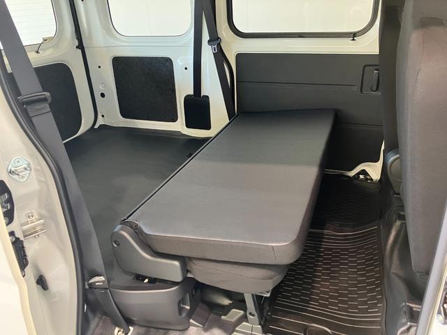 ハイゼットカーゴＤＸ　４ＷＤ　コーナーセンサー　ドラレコ　キーレスエントリー衝突被害軽減ブレーキ　スマアシ　パートタイム４ＷＤ　コーナーセンサー　前席パワーウインドウ　ＡＭ／ＦＭステレオ　ドラレコ　両側スライドドア　オートライト　マニュアルレベリング（滋賀県）の中古車