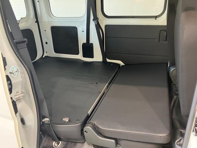 ハイゼットカーゴＤＸ　４ＷＤ　コーナーセンサー　ドラレコ　キーレスエントリー衝突被害軽減ブレーキ　スマアシ　パートタイム４ＷＤ　コーナーセンサー　前席パワーウインドウ　ＡＭ／ＦＭステレオ　ドラレコ　両側スライドドア　オートライト　マニュアルレベリング（滋賀県）の中古車