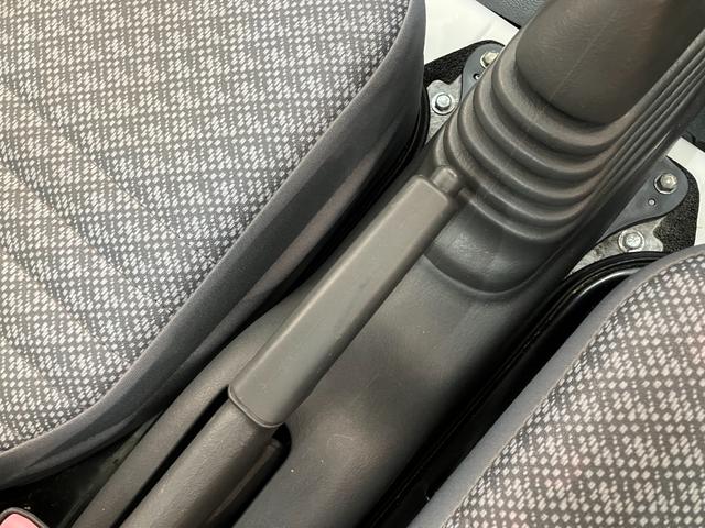 ハイゼットトラックエアコン・パワステ スペシャル 5MT 走行9千キロ5速マニュアルミッション車 エアコン パワステ AM/FMラジオ マニュアルレベリング ゲートプロテクター タイヤ4本新品交換済み(滋賀県)の中古車
