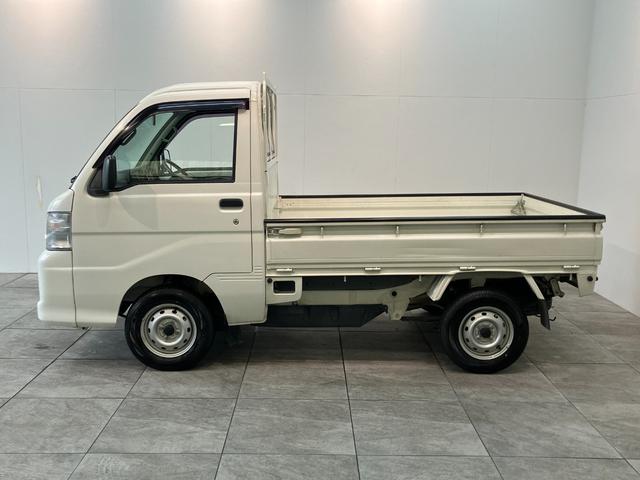 ハイゼットトラックエアコン・パワステ スペシャル 5MT 走行9千キロ5速マニュアルミッション車 エアコン パワステ AM/FMラジオ マニュアルレベリング ゲートプロテクター タイヤ4本新品交換済み(滋賀県)の中古車