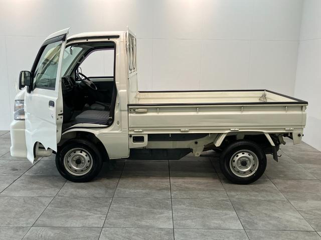 ハイゼットトラックエアコン・パワステ スペシャル 5MT 走行9千キロ5速マニュアルミッション車 エアコン パワステ AM/FMラジオ マニュアルレベリング ゲートプロテクター タイヤ4本新品交換済み(滋賀県)の中古車