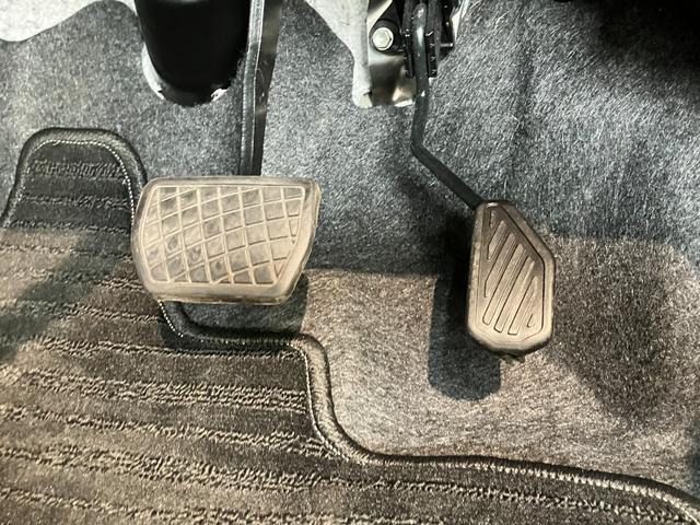 タフトＧターボ　フルセグナビ　バックカメラ　クルーズコントロール衝突被害軽減ブレーキ　コーナーセンサー　フルセグナビ　ＤＶＤ　Ｂｌｕｅｔｏｏｔｈ　ＵＳＢ　バックカメラ　ドラレコ　前席シートヒーター　ＬＥＤ　レーダークルーズコントロール　タイヤ４本新品交換済み（滋賀県）の中古車