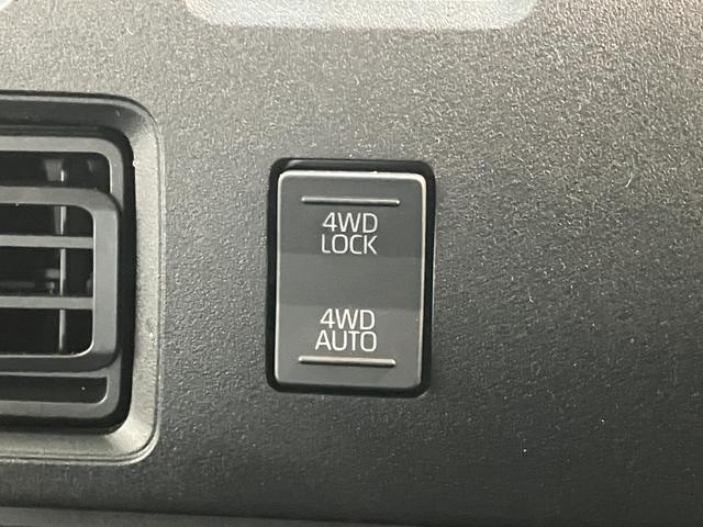 ハイゼットカーゴＤＸ　４ＷＤ　ＣＶＴ車　キーレス　ドラレコ　前席Ｐ／Ｗ衝突被害軽減ブレーキ　スマアシ　パートタイム４ＷＤ　コーナーセンサー　前席パワーウインドウ　ＡＭ／ＦＭステレオ　ドラレコ　両側スライドドア　オートライト　マニュアルレベリング（滋賀県）の中古車