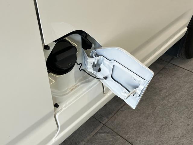 ハイゼットカーゴＤＸ　４ＷＤ　ＣＶＴ車　キーレス　ドラレコ　前席Ｐ／Ｗ衝突被害軽減ブレーキ　スマアシ　パートタイム４ＷＤ　コーナーセンサー　前席パワーウインドウ　ＡＭ／ＦＭステレオ　ドラレコ　両側スライドドア　オートライト　マニュアルレベリング（滋賀県）の中古車