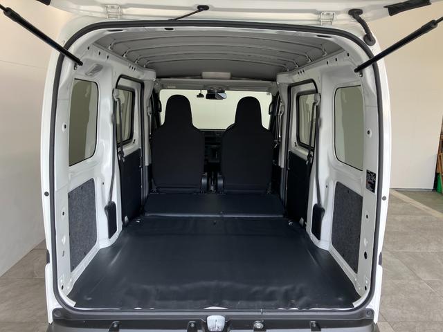 ハイゼットカーゴＤＸ　４ＷＤ　ＣＶＴ車　キーレス　ドラレコ　前席Ｐ／Ｗ衝突被害軽減ブレーキ　スマアシ　パートタイム４ＷＤ　コーナーセンサー　前席パワーウインドウ　ＡＭ／ＦＭステレオ　ドラレコ　両側スライドドア　オートライト　マニュアルレベリング（滋賀県）の中古車