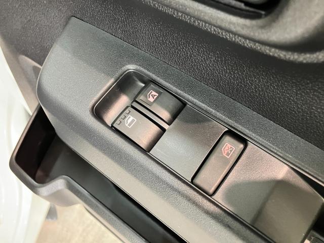 ハイゼットカーゴＤＸ　４ＷＤ　コーナーセンサー　オートライト　キーレス衝突被害軽減ブレーキ　スマアシ　パートタイム４ＷＤ　コーナーセンサー　前席パワーウインドウ　ＡＭ／ＦＭステレオ　両側スライドドア　オートライト　マニュアルレベリング（滋賀県）の中古車