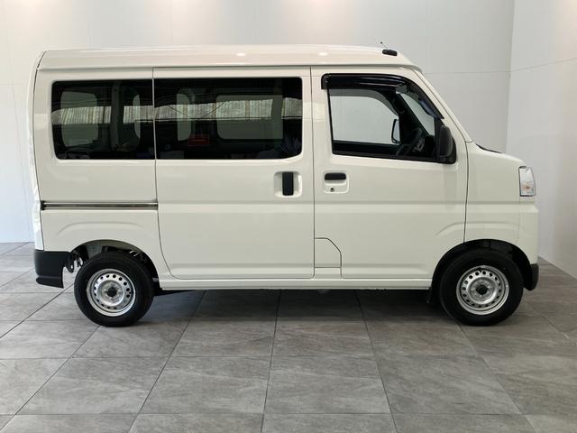 ハイゼットカーゴＤＸ　４ＷＤ　コーナーセンサー　オートライト　キーレス衝突被害軽減ブレーキ　スマアシ　パートタイム４ＷＤ　コーナーセンサー　前席パワーウインドウ　ＡＭ／ＦＭステレオ　両側スライドドア　オートライト　マニュアルレベリング（滋賀県）の中古車