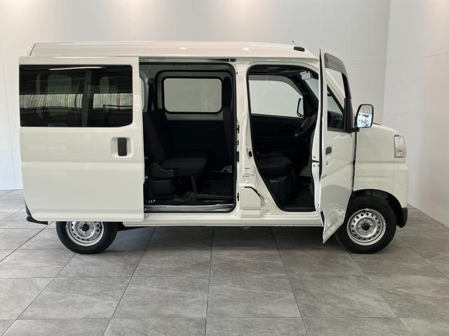 ハイゼットカーゴＤＸ　４ＷＤ　コーナーセンサー　オートライト　キーレス衝突被害軽減ブレーキ　スマアシ　パートタイム４ＷＤ　コーナーセンサー　前席パワーウインドウ　ＡＭ／ＦＭステレオ　両側スライドドア　オートライト　マニュアルレベリング（滋賀県）の中古車