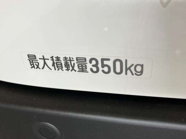 ハイゼットカーゴＤＸ　４ＷＤ　コーナーセンサー　オートライト　キーレス衝突被害軽減ブレーキ　スマアシ　パートタイム４ＷＤ　コーナーセンサー　前席パワーウインドウ　ＡＭ／ＦＭステレオ　両側スライドドア　オートライト　マニュアルレベリング（滋賀県）の中古車