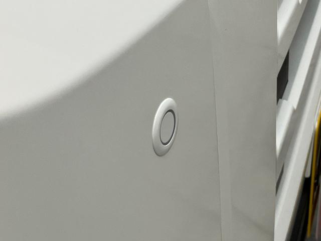 ハイゼットカーゴＤＸ　４ＷＤ　コーナーセンサー　オートライト　キーレス衝突被害軽減ブレーキ　スマアシ　パートタイム４ＷＤ　コーナーセンサー　前席パワーウインドウ　ＡＭ／ＦＭステレオ　両側スライドドア　オートライト　マニュアルレベリング（滋賀県）の中古車