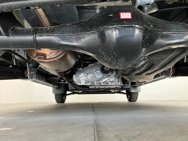 ハイゼットカーゴＤＸ　４ＷＤ　コーナーセンサー　オートライト　キーレス衝突被害軽減ブレーキ　スマアシ　パートタイム４ＷＤ　コーナーセンサー　前席パワーウインドウ　ＡＭ／ＦＭステレオ　両側スライドドア　オートライト　マニュアルレベリング（滋賀県）の中古車