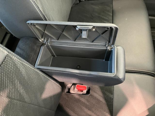 タントカスタムＸトップエディションＳＡ２　フルセグナビ　Ｂカメラ衝突被害軽減ブレーキ　フルセグナビ　Ｂｌｕｅｔｏｏｔｈ　ＤＶＤ再生　ＵＳＢ　バックカメラ　ＥＴＣ　左側電動スライドドア　ＬＥＤ　オートライト　オートエアコン　スマートキー　電格ミラー　エコアイドル（滋賀県）の中古車