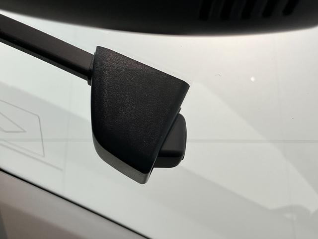 オーリスハイブリッド　９型フルセグナビ　バックカメラ　ドラレコトヨタセーフティセンス　９型フルセグナビ　ＤＶＤ再生　Ｂｌｕｅｔｏｏｔｈ　バックカメラ　ドラレコ　ＥＴＣ　ＬＥＤ　オートライト　オートエアコン　電動格納式ミラー　スマートキー　ハイブリッド車（滋賀県）の中古車