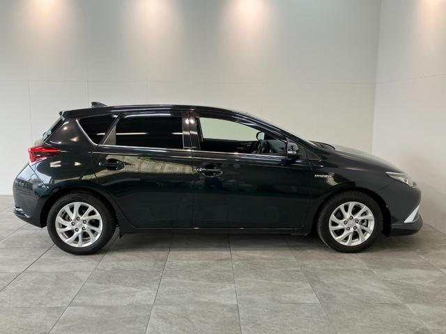 オーリスハイブリッド　９型フルセグナビ　バックカメラ　ドラレコトヨタセーフティセンス　９型フルセグナビ　ＤＶＤ再生　Ｂｌｕｅｔｏｏｔｈ　バックカメラ　ドラレコ　ＥＴＣ　ＬＥＤ　オートライト　オートエアコン　電動格納式ミラー　スマートキー　ハイブリッド車（滋賀県）の中古車