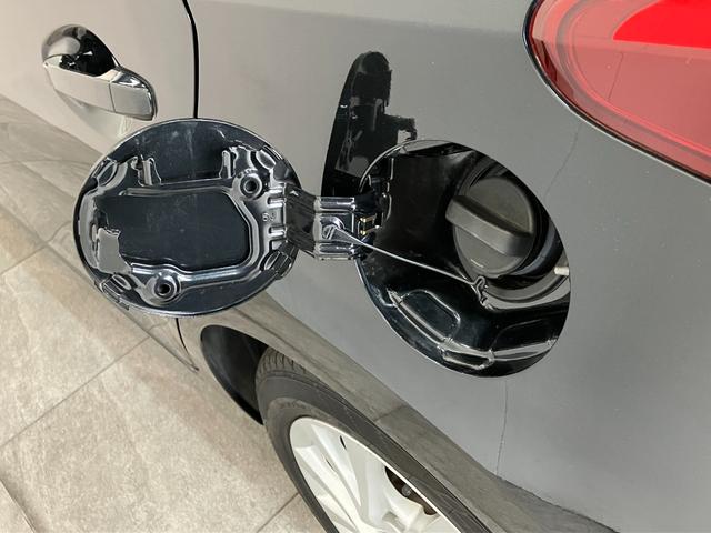 オーリスハイブリッド　９型フルセグナビ　バックカメラ　ドラレコトヨタセーフティセンス　９型フルセグナビ　ＤＶＤ再生　Ｂｌｕｅｔｏｏｔｈ　バックカメラ　ドラレコ　ＥＴＣ　ＬＥＤ　オートライト　オートエアコン　電動格納式ミラー　スマートキー　ハイブリッド車（滋賀県）の中古車