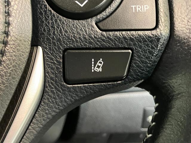 オーリスハイブリッド　９型フルセグナビ　バックカメラ　ドラレコトヨタセーフティセンス　９型フルセグナビ　ＤＶＤ再生　Ｂｌｕｅｔｏｏｔｈ　バックカメラ　ドラレコ　ＥＴＣ　ＬＥＤ　オートライト　オートエアコン　電動格納式ミラー　スマートキー　ハイブリッド車（滋賀県）の中古車