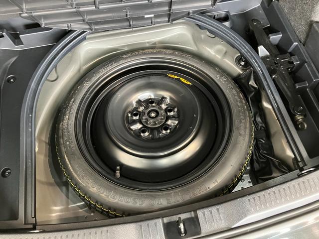 オーリスハイブリッド　９型フルセグナビ　バックカメラ　ドラレコトヨタセーフティセンス　９型フルセグナビ　ＤＶＤ再生　Ｂｌｕｅｔｏｏｔｈ　バックカメラ　ドラレコ　ＥＴＣ　ＬＥＤ　オートライト　オートエアコン　電動格納式ミラー　スマートキー　ハイブリッド車（滋賀県）の中古車