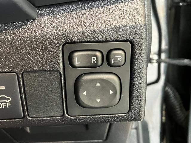 オーリスハイブリッド　９型フルセグナビ　バックカメラ　ドラレコトヨタセーフティセンス　９型フルセグナビ　ＤＶＤ再生　Ｂｌｕｅｔｏｏｔｈ　バックカメラ　ドラレコ　ＥＴＣ　ＬＥＤ　オートライト　オートエアコン　電動格納式ミラー　スマートキー　ハイブリッド車（滋賀県）の中古車