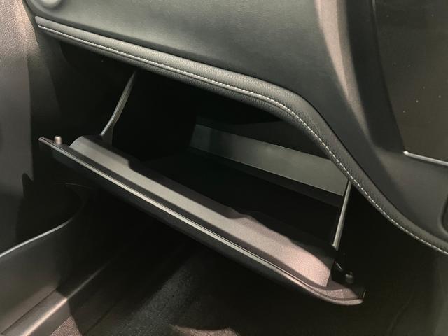 オーリスハイブリッド　９型フルセグナビ　バックカメラ　ドラレコトヨタセーフティセンス　９型フルセグナビ　ＤＶＤ再生　Ｂｌｕｅｔｏｏｔｈ　バックカメラ　ドラレコ　ＥＴＣ　ＬＥＤ　オートライト　オートエアコン　電動格納式ミラー　スマートキー　ハイブリッド車（滋賀県）の中古車