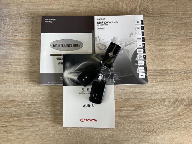 オーリスハイブリッド　９型フルセグナビ　バックカメラ　ドラレコトヨタセーフティセンス　９型フルセグナビ　ＤＶＤ再生　Ｂｌｕｅｔｏｏｔｈ　バックカメラ　ドラレコ　ＥＴＣ　ＬＥＤ　オートライト　オートエアコン　電動格納式ミラー　スマートキー　ハイブリッド車（滋賀県）の中古車