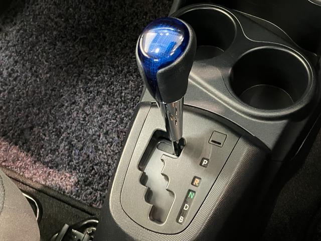 アクアＳ　スマートキー　ワンセグナビ　バックカメラ　ドラレコトヨタセーフティセンス　ワンセグナビ　Ｂｌｕｅｔｏｏｔｈ　バックカメラ　ドラレコ　ＥＴＣ　スマートキー　電動格納式ミラー　オートエアコン　マニュアルレベリング（滋賀県）の中古車