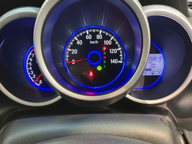 Ｎ−ＢＯＸカスタムＧ　フルセグナビ　バックカメラ　ＥＴＣ　ＨＩＤ　車検整備付フルセグナビ　ＤＶＤ再生　Ｂｌｕｅｔｏｏｔｈ　ＵＳＢ　バックカメラ　ＥＴＣ　ＨＩＤヘッドライト　オートライト　左側電動スライドドア　オートエアコン　電格ミラー　スマートキー　タイヤ４本新品交換済み（滋賀県）の中古車