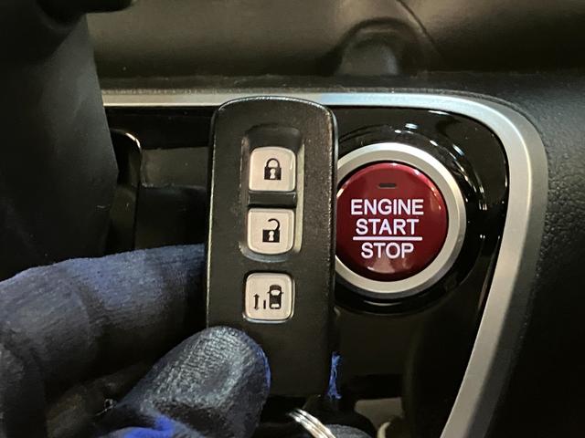 Ｎ−ＢＯＸカスタムＧ　フルセグナビ　バックカメラ　ＥＴＣ　ＨＩＤ　車検整備付フルセグナビ　ＤＶＤ再生　Ｂｌｕｅｔｏｏｔｈ　ＵＳＢ　バックカメラ　ＥＴＣ　ＨＩＤヘッドライト　オートライト　左側電動スライドドア　オートエアコン　電格ミラー　スマートキー　タイヤ４本新品交換済み（滋賀県）の中古車