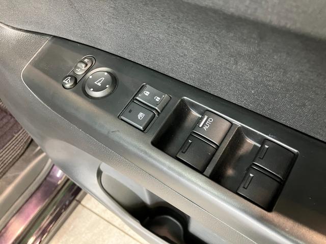 Ｎ−ＢＯＸカスタムＧ　フルセグナビ　バックカメラ　ＥＴＣ　ＨＩＤ　車検整備付フルセグナビ　ＤＶＤ再生　Ｂｌｕｅｔｏｏｔｈ　ＵＳＢ　バックカメラ　ＥＴＣ　ＨＩＤヘッドライト　オートライト　左側電動スライドドア　オートエアコン　電格ミラー　スマートキー　タイヤ４本新品交換済み（滋賀県）の中古車