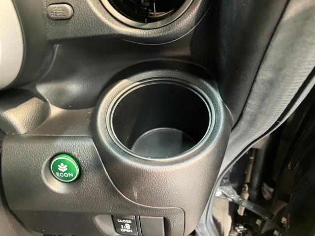 Ｎ−ＢＯＸカスタムＧ　フルセグナビ　バックカメラ　ＥＴＣ　ＨＩＤ　車検整備付フルセグナビ　ＤＶＤ再生　Ｂｌｕｅｔｏｏｔｈ　ＵＳＢ　バックカメラ　ＥＴＣ　ＨＩＤヘッドライト　オートライト　左側電動スライドドア　オートエアコン　電格ミラー　スマートキー　タイヤ４本新品交換済み（滋賀県）の中古車