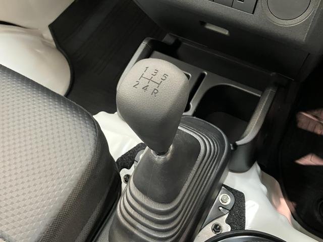 ハイゼットトラックスタンダード　パートタイム４ＷＤ　５ＭＴ　オートライト衝突被害軽減ブレーキ　コーナーセンサー　パートタイム４ＷＤ　ＡＭ／ＦＭラジオ　マニュアルエアコン　マニュアルレベリング　オートライト　５速マニュアルミッション車（滋賀県）の中古車