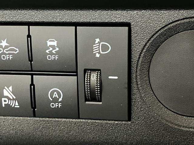 ハイゼットトラックスタンダード　パートタイム４ＷＤ　５ＭＴ　オートライト衝突被害軽減ブレーキ　コーナーセンサー　パートタイム４ＷＤ　ＡＭ／ＦＭラジオ　マニュアルエアコン　マニュアルレベリング　オートライト　５速マニュアルミッション車（滋賀県）の中古車