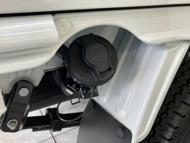 ハイゼットトラックスタンダード　パートタイム４ＷＤ　５ＭＴ　オートライト衝突被害軽減ブレーキ　コーナーセンサー　パートタイム４ＷＤ　ＡＭ／ＦＭラジオ　マニュアルエアコン　マニュアルレベリング　オートライト　５速マニュアルミッション車（滋賀県）の中古車