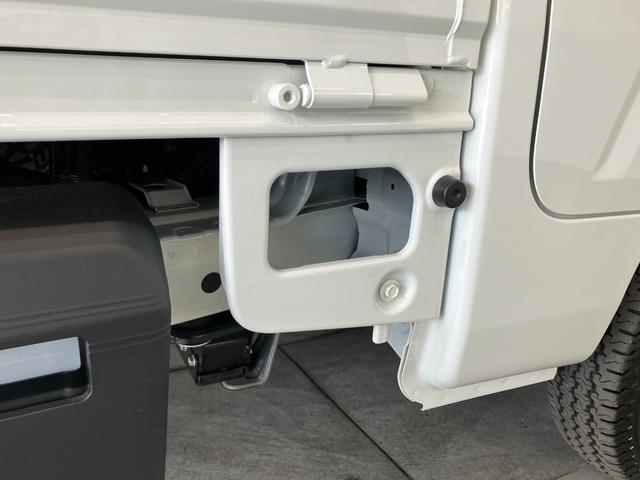 ハイゼットトラックスタンダード　パートタイム４ＷＤ　５ＭＴ　オートライト衝突被害軽減ブレーキ　コーナーセンサー　パートタイム４ＷＤ　ＡＭ／ＦＭラジオ　マニュアルエアコン　マニュアルレベリング　オートライト　５速マニュアルミッション車（滋賀県）の中古車