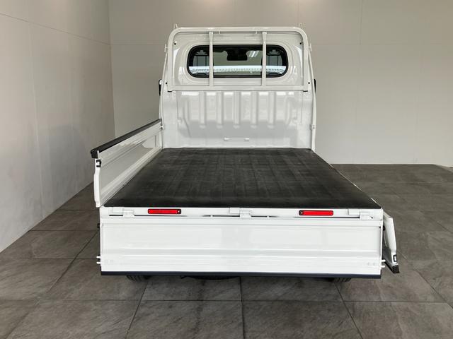 ハイゼットトラックスタンダード　パートタイム４ＷＤ　５ＭＴ　オートライト衝突被害軽減ブレーキ　コーナーセンサー　パートタイム４ＷＤ　ＡＭ／ＦＭラジオ　マニュアルエアコン　マニュアルレベリング　オートライト　５速マニュアルミッション車（滋賀県）の中古車