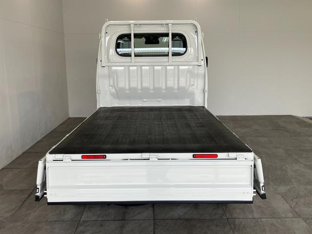 ハイゼットトラックスタンダード　パートタイム４ＷＤ　５ＭＴ　オートライト衝突被害軽減ブレーキ　コーナーセンサー　パートタイム４ＷＤ　ＡＭ／ＦＭラジオ　マニュアルエアコン　マニュアルレベリング　オートライト　５速マニュアルミッション車（滋賀県）の中古車