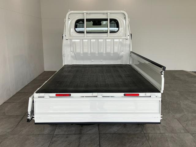 ハイゼットトラックスタンダード　パートタイム４ＷＤ　５ＭＴ　オートライト衝突被害軽減ブレーキ　コーナーセンサー　パートタイム４ＷＤ　ＡＭ／ＦＭラジオ　マニュアルエアコン　マニュアルレベリング　オートライト　５速マニュアルミッション車（滋賀県）の中古車