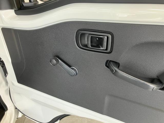 ハイゼットトラックスタンダード　パートタイム４ＷＤ　５ＭＴ　オートライト衝突被害軽減ブレーキ　コーナーセンサー　パートタイム４ＷＤ　ＡＭ／ＦＭラジオ　マニュアルエアコン　マニュアルレベリング　オートライト　５速マニュアルミッション車（滋賀県）の中古車