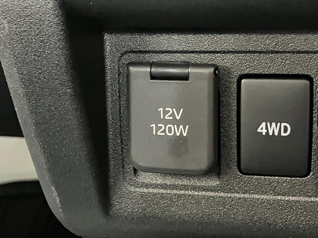 ハイゼットトラックスタンダード　パートタイム４ＷＤ　５ＭＴ　オートライト衝突被害軽減ブレーキ　コーナーセンサー　パートタイム４ＷＤ　ＡＭ／ＦＭラジオ　マニュアルエアコン　マニュアルレベリング　オートライト　５速マニュアルミッション車（滋賀県）の中古車