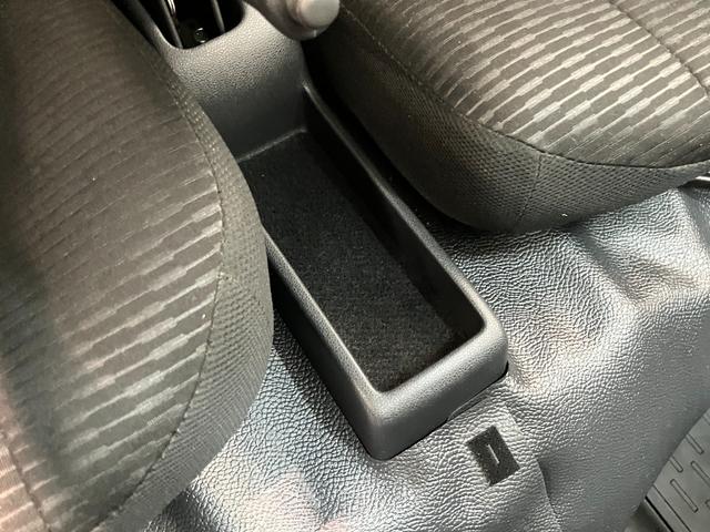 ハイゼットカーゴＤＸ　４ＷＤ　ＣＶＴ　コーナーセンサー　キーレス　前席Ｐ／Ｗ衝突被害軽減ブレーキ　スマアシ　パートタイム４ＷＤ　コーナーセンサー　前席パワーウインドウ　ＣＤステレオ　両側スライドドア　オートライト　マニュアルレベリング（滋賀県）の中古車