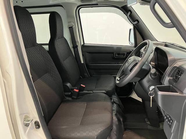 ハイゼットカーゴＤＸ　４ＷＤ　コーナーセンサー　ドラレコ　キーレスエントリー衝突被害軽減ブレーキ　スマアシ　パートタイム４ＷＤ　コーナーセンサー　前席パワーウインドウ　ＡＭ／ＦＭステレオ　ドラレコ　両側スライドドア　オートライト　マニュアルレベリング（滋賀県）の中古車