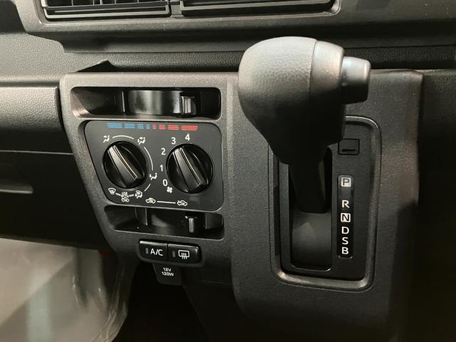 ハイゼットカーゴＤＸ　４ＷＤ　コーナーセンサー　ドラレコ　キーレスエントリー衝突被害軽減ブレーキ　スマアシ　パートタイム４ＷＤ　コーナーセンサー　前席パワーウインドウ　ＡＭ／ＦＭステレオ　ドラレコ　両側スライドドア　オートライト　マニュアルレベリング（滋賀県）の中古車