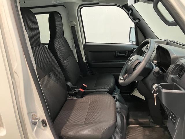 ハイゼットカーゴＤＸ　４ＷＤ　コーナーセンサー　ＡＭ／ＦＭラジオ　キーレス衝突被害軽減ブレーキ　スマアシ　パートタイム４ＷＤ　コーナーセンサー　前席パワーウインドウ　ＡＭ／ＦＭステレオ　両側スライドドア　オートライト　マニュアルレベリング　キーレスエントリー（滋賀県）の中古車