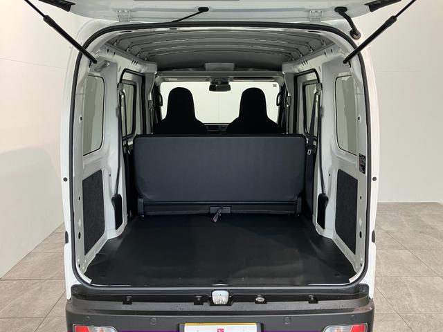 ハイゼットカーゴＤＸ　４ＷＤ　コーナーセンサー　ＡＭ／ＦＭラジオ　キーレス衝突被害軽減ブレーキ　スマアシ　パートタイム４ＷＤ　コーナーセンサー　前席パワーウインドウ　ＡＭ／ＦＭステレオ　両側スライドドア　オートライト　マニュアルレベリング　キーレスエントリー（滋賀県）の中古車