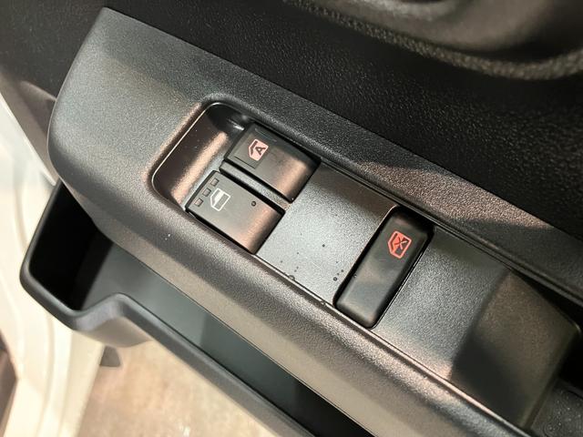 ハイゼットカーゴＤＸ　４ＷＤ　コーナーセンサー　ＡＭ／ＦＭラジオ　キーレス衝突被害軽減ブレーキ　スマアシ　パートタイム４ＷＤ　コーナーセンサー　前席パワーウインドウ　ＡＭ／ＦＭステレオ　両側スライドドア　オートライト　マニュアルレベリング　キーレスエントリー（滋賀県）の中古車