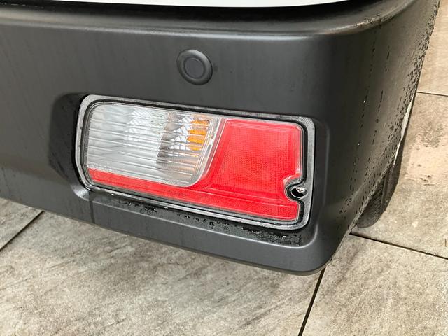 ハイゼットカーゴＤＸ　４ＷＤ　コーナーセンサー　ＡＭ／ＦＭラジオ　キーレス衝突被害軽減ブレーキ　スマアシ　パートタイム４ＷＤ　コーナーセンサー　前席パワーウインドウ　ＡＭ／ＦＭステレオ　両側スライドドア　オートライト　マニュアルレベリング　キーレスエントリー（滋賀県）の中古車