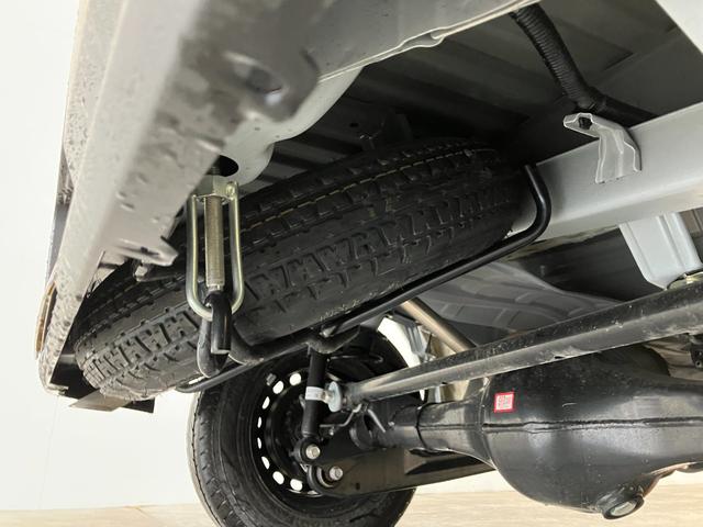 ハイゼットカーゴＤＸ　４ＷＤ　コーナーセンサー　ＡＭ／ＦＭラジオ　キーレス衝突被害軽減ブレーキ　スマアシ　パートタイム４ＷＤ　コーナーセンサー　前席パワーウインドウ　ＡＭ／ＦＭステレオ　両側スライドドア　オートライト　マニュアルレベリング　キーレスエントリー（滋賀県）の中古車