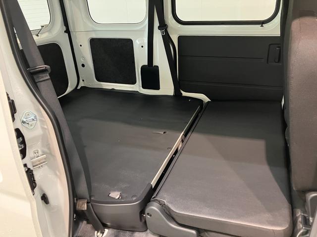 ハイゼットカーゴＤＸ　４ＷＤ　コーナーセンサー　ＡＭ／ＦＭラジオ　キーレス衝突被害軽減ブレーキ　スマアシ　パートタイム４ＷＤ　コーナーセンサー　前席パワーウインドウ　ＡＭ／ＦＭステレオ　両側スライドドア　オートライト　マニュアルレベリング　キーレスエントリー（滋賀県）の中古車